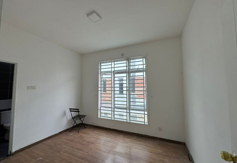 JB Taman Bukit Kempas -Kempas Heights -Double Storey Cluster House Unblock View Unit