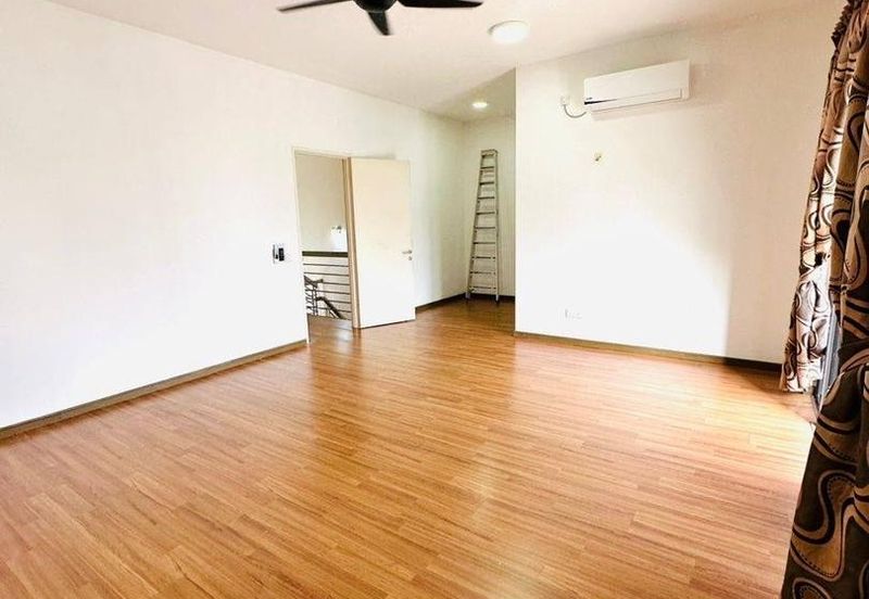 Taman Bukit Indah - Garden Villas @  2 Storey Cluster House Corner lot