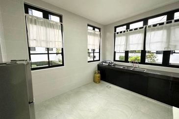 Iskandar Puteri - Eco Botanic - The Chateau, Grassten - 2.5 Storey Superlink House  End Lot 