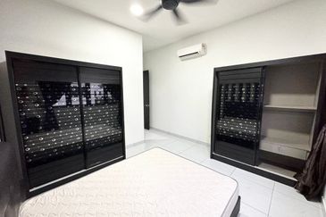 Iskandar Puteri - Eco Botanic - The Chateau, Grassten - 2.5 Storey Superlink House  End Lot 