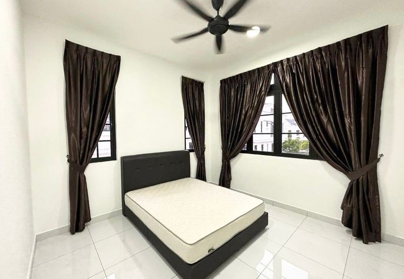 Iskandar Puteri - Eco Botanic - The Chateau, Grassten - 2.5 Storey Superlink House  End Lot 