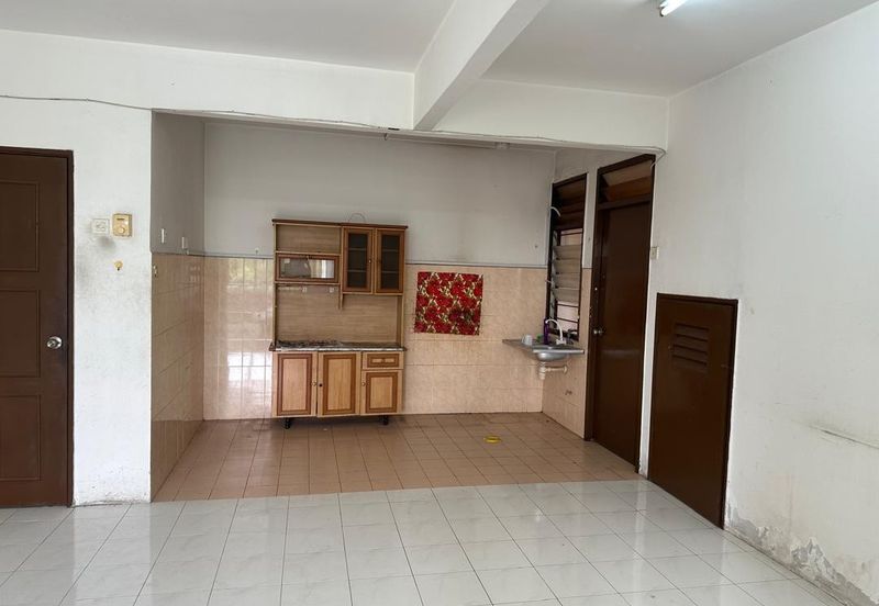 Taman Putri Kulai -Rose Villa Medium Cost Apartment