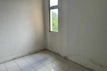 Taman Putri Kulai -Rose Villa Medium Cost Apartment