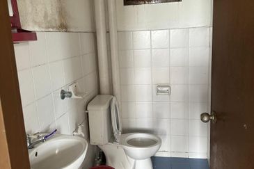 Taman Putri Kulai -Rose Villa Medium Cost Apartment