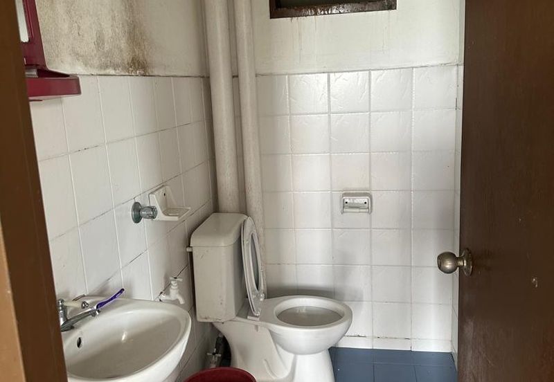 Taman Putri Kulai -Rose Villa Medium Cost Apartment