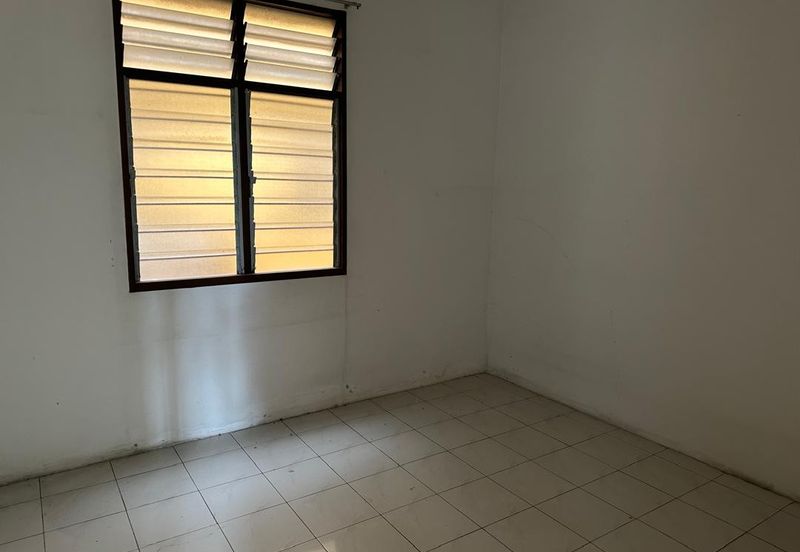 Taman Putri Kulai -Rose Villa Medium Cost Apartment