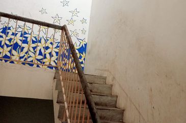 JB Perling - Taman Baiduri @ 3-Storey Shop Lot