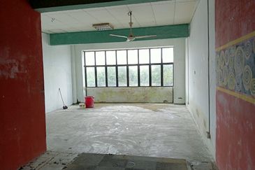 JB Perling - Taman Baiduri @ 3-Storey Shop Lot