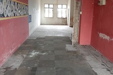 JB Perling - Taman Baiduri @ 3-Storey Shop Lot