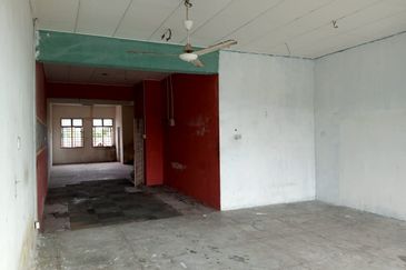 JB Perling - Taman Baiduri @ 3-Storey Shop Lot