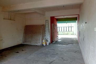 JB Perling - Taman Baiduri @ 3-Storey Shop Lot