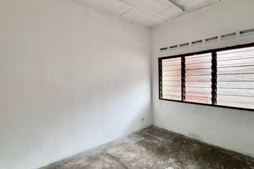 JB Taman Perling - Jalan Camar @ Single Storey House Unblock View 