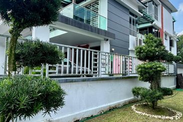 Skudai Indah -Superlong 3 Storey Semi D House