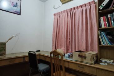 Kulai,Indahpura , Jalan Teratai - Double Storey Terrace House Endlot