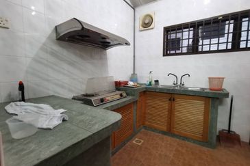 Kulai,Indahpura , Jalan Teratai - Double Storey Terrace House Endlot