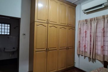 Kulai,Indahpura , Jalan Teratai - Double Storey Terrace House Endlot