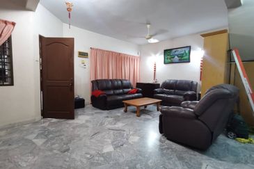 Kulai,Indahpura , Jalan Teratai - Double Storey Terrace House Endlot