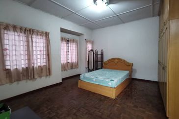 Kulai,Indahpura , Jalan Teratai - Double Storey Terrace House Endlot