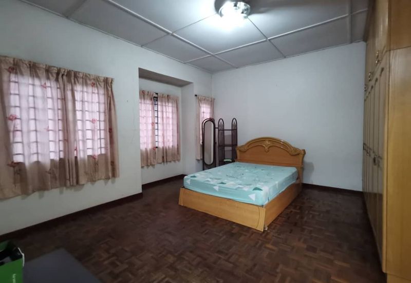 Kulai,Indahpura , Jalan Teratai - Double Storey Terrace House Endlot