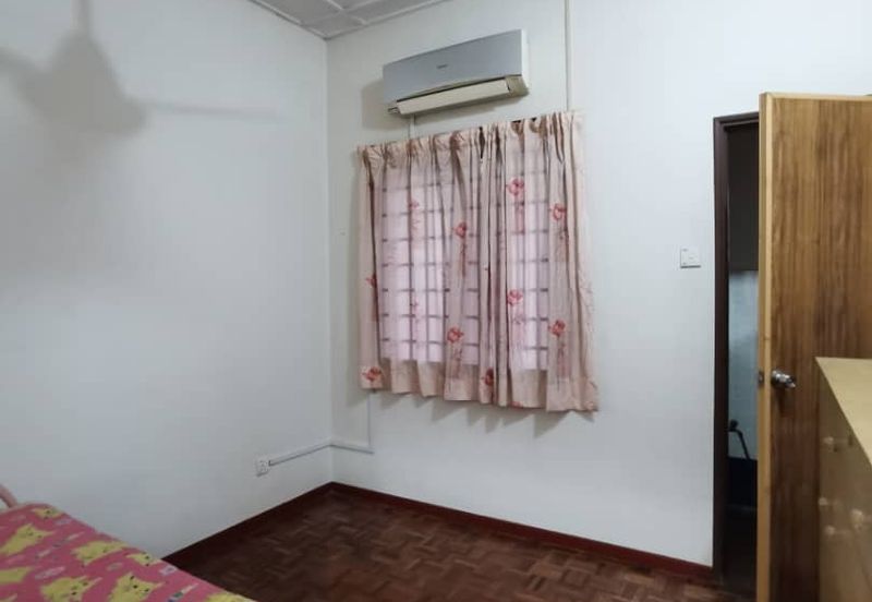 Kulai,Indahpura , Jalan Teratai - Double Storey Terrace House Endlot