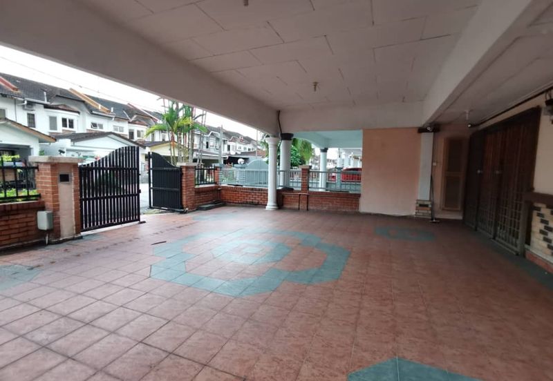 Kulai,Indahpura , Jalan Teratai - Double Storey Terrace House Endlot