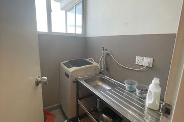 Kulai Bandar Putra- D’Putra SuitesS @ Service Apartment - Corner lot