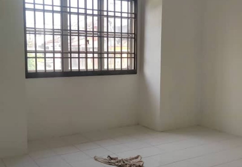 Kulai -Taman Putti Kulai - Jalan Sri Putri 11 -Double Storey House Unblock Unit