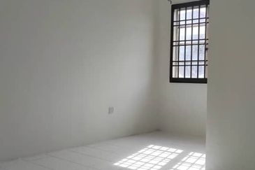 Kulai -Taman Putti Kulai - Jalan Sri Putri 11 -Double Storey House Unblock Unit