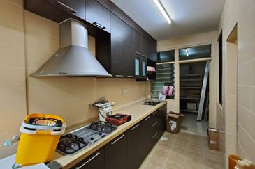 JB- Tmn Austin Heights -Double storey cluster house