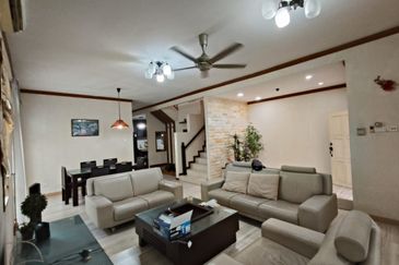 JB- Tmn Austin Heights -Double storey cluster house