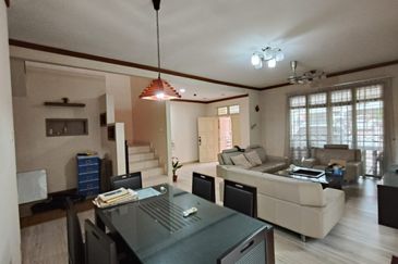 JB- Tmn Austin Heights -Double storey cluster house