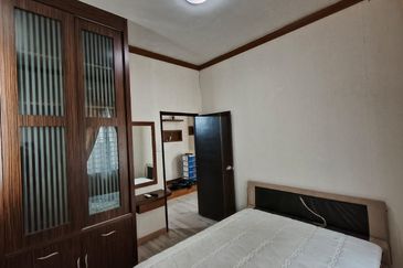 JB- Tmn Austin Heights -Double storey cluster house