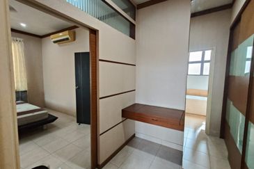 JB- Tmn Austin Heights -Double storey cluster house