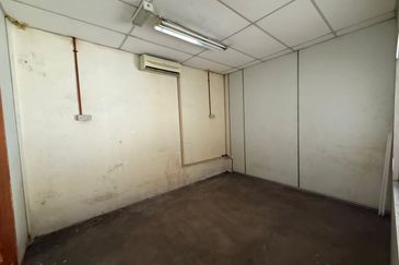 JB Ulu Tiram - Taman Perindustrian Cemerlang - Jalan Canggih - 1.5 Storey Terrace Factory