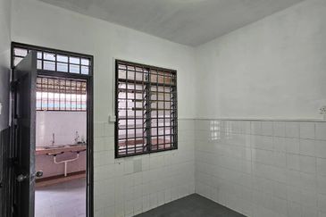 Kulai Saleng - Jalan Jambu 3x, Taman Muhibbah ✅ Double storey medium cost