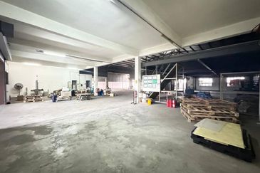 JB -Taman Johor @ Kempas -1.5 Storey Semi Detached Factory