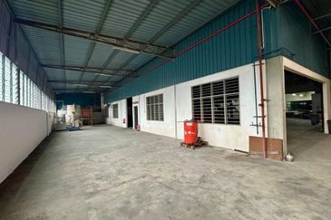 JB -Taman Johor @ Kempas -1.5 Storey Semi Detached Factory