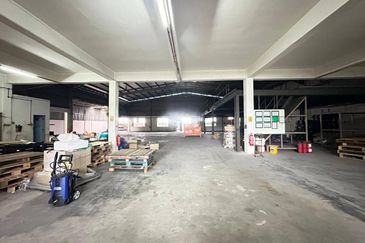 JB -Taman Johor @ Kempas -1.5 Storey Semi Detached Factory