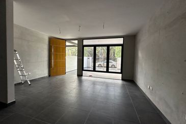 Kulai- Bandar Putra -Bukit Seni  ✅2.5 Storey terrace house ✅Unblock Unit ✅Brand New Unit 