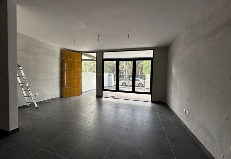 Kulai- Bandar Putra -Bukit Seni  ✅2.5 Storey terrace house ✅Unblock Unit ✅Brand New Unit 