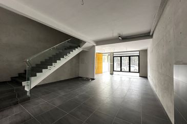 Kulai- Bandar Putra -Bukit Seni  ✅2.5 Storey terrace house ✅Unblock Unit ✅Brand New Unit 