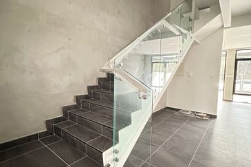 Kulai- Bandar Putra -Bukit Seni  ✅2.5 Storey terrace house ✅Unblock Unit ✅Brand New Unit 