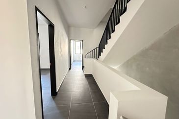 Kulai- Bandar Putra -Bukit Seni  ✅2.5 Storey terrace house ✅Unblock Unit ✅Brand New Unit 