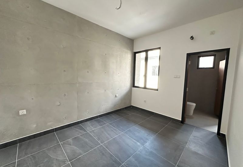 Kulai- Bandar Putra -Bukit Seni  ✅2.5 Storey terrace house ✅Unblock Unit ✅Brand New Unit 