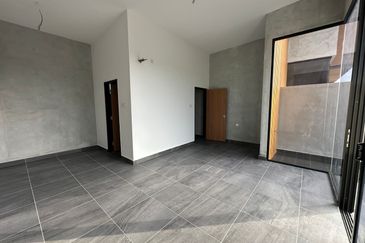 Kulai- Bandar Putra -Bukit Seni  ✅2.5 Storey terrace house ✅Unblock Unit ✅Brand New Unit 