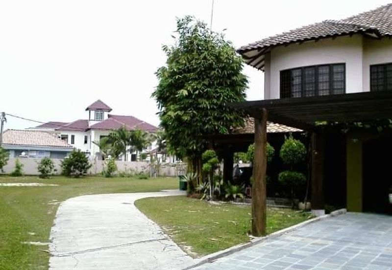 Kulai Bandar Putra - Jalan mewah utama -Double Storey Semi D