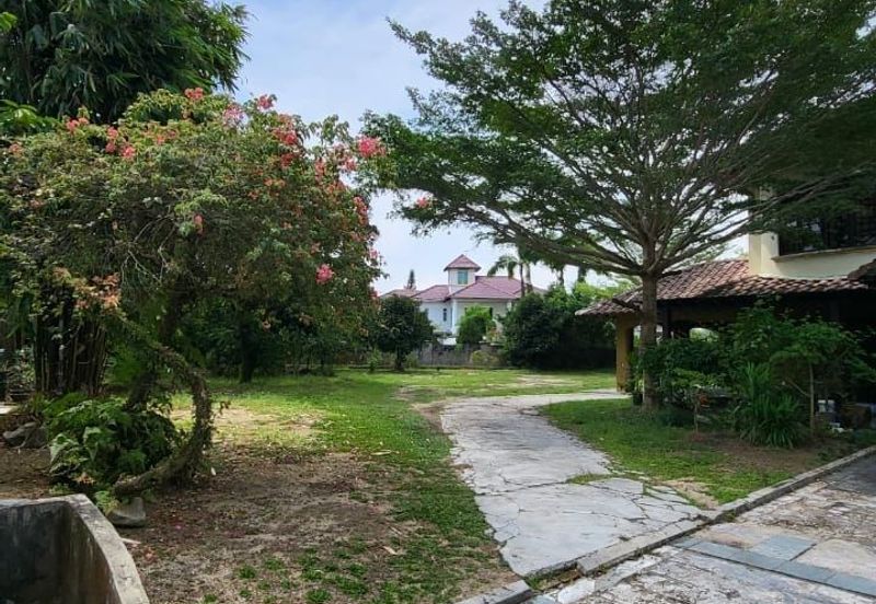 Kulai Bandar Putra - Jalan mewah utama -Double Storey Semi D