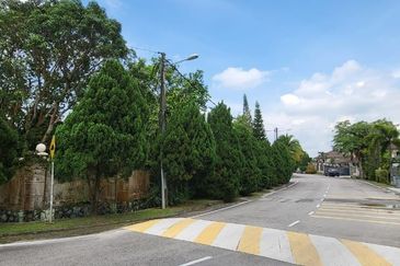 Kulai Bandar Putra - Jalan mewah utama -Double Storey Semi D
