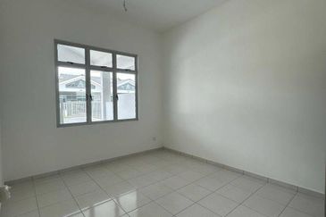  Kulai Bandar Putra - Jalan Bayan 7 - brand new Single Storey Terrace House 