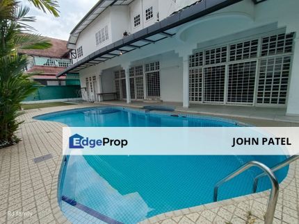 Bungalow with Swimming pool in Bukit Baru, Melaka, Melaka Tengah